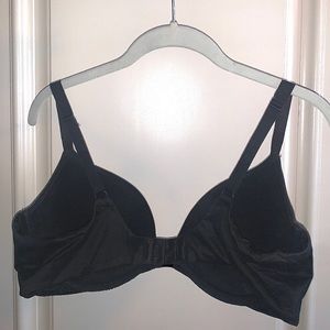 Victoria’s Secret 38D Black Bra